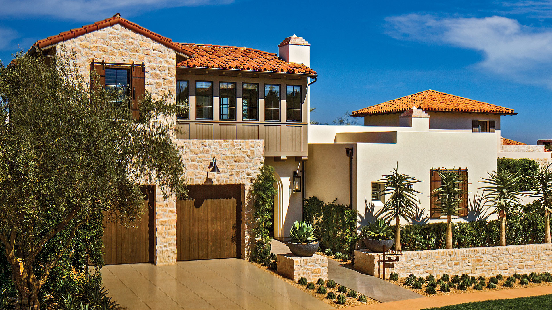 Rhinestone Rubble thin veneer installed on home project exterior walls