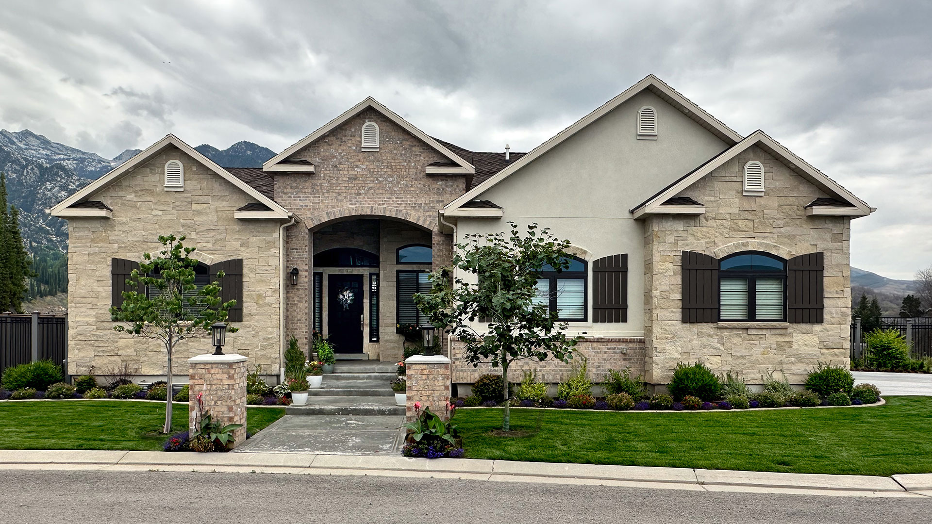 Nadia Neo Ledge: Sawn natural stone thin veneer installed on exterior walls.