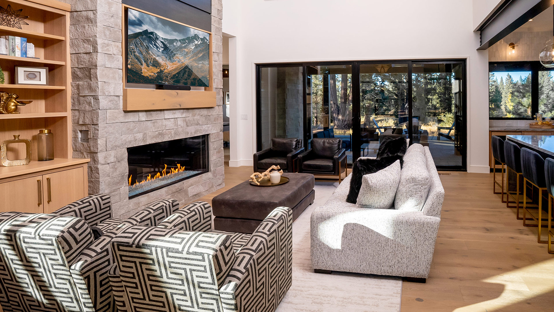 Maya Neo Ledge: Split natural stone thin veneer installed around interior gas fireplace.