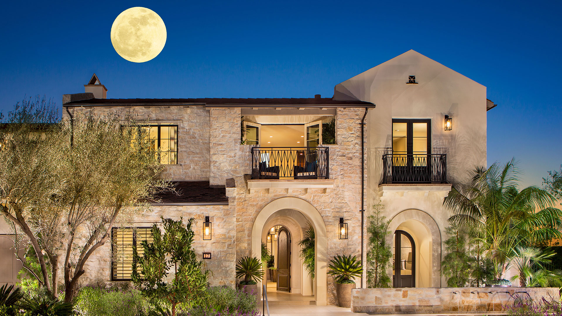 Cappuccino Rubble Overgrout installed on exterior of custom home