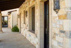 exterior wall of home with Cottage Cream Traditional thin veneer installed